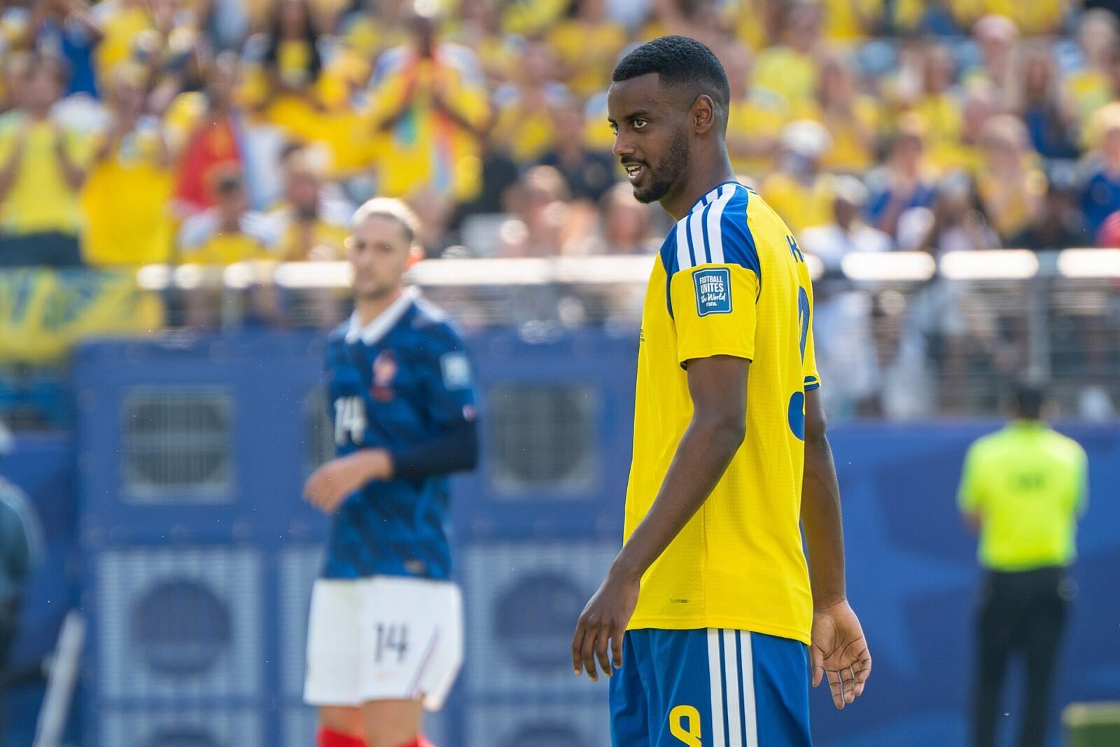 Alexander Isak in action for Sweden against France at the 2026 FIFA World Cup